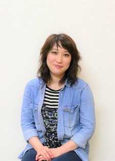 榊間　由　店長